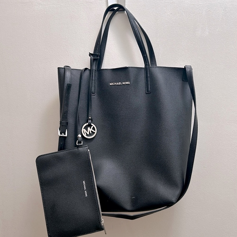 Michael Kors Black Tote Unlined with Wallet